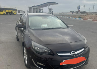 Opel Astra Diesel Manuelle 2014 à Azemmour