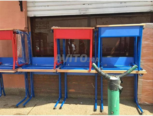 table chaise semi métallique tableau   de 