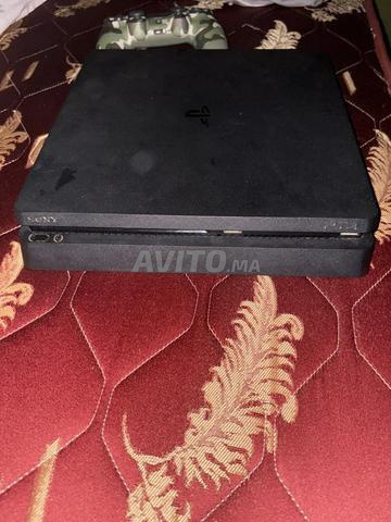 ps4 slim bonne etat avec manette d’origine - 2