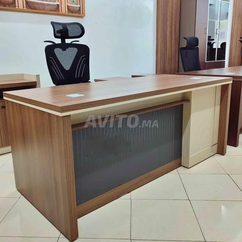 طاولة اجتماعات ذات سعة كبيرة في أغادير