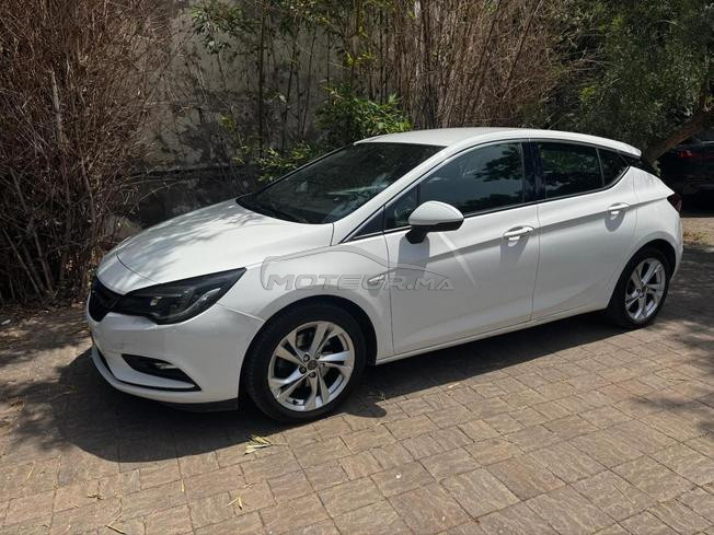 Opel Astra Diesel Automatique 10-2019 à Casablanca
