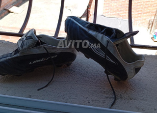 حذاء كرة القدم مستعمل الحجم 35 