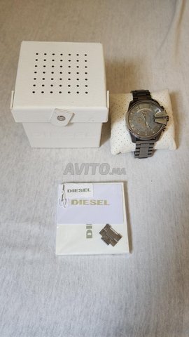 Montre DIESEL modèle DZ-4282 111608 neuve 