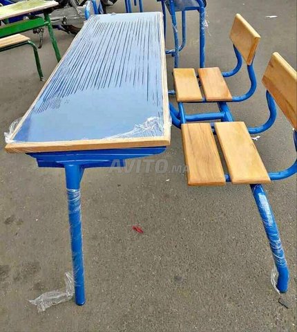 TABLE/BUREAU/CHAISE/TABLEAU