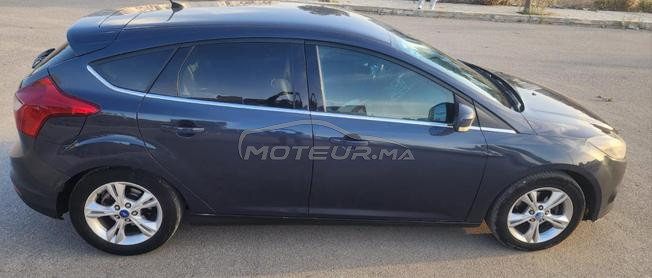 voiture ford focus en très bon état 