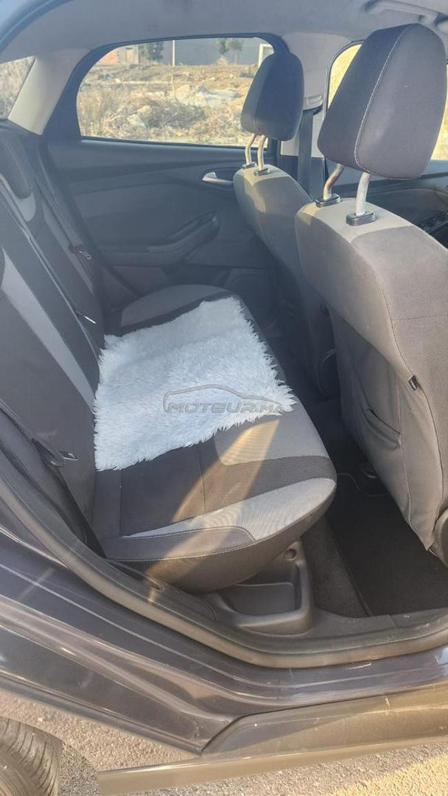 voiture ford focus en très bon état 