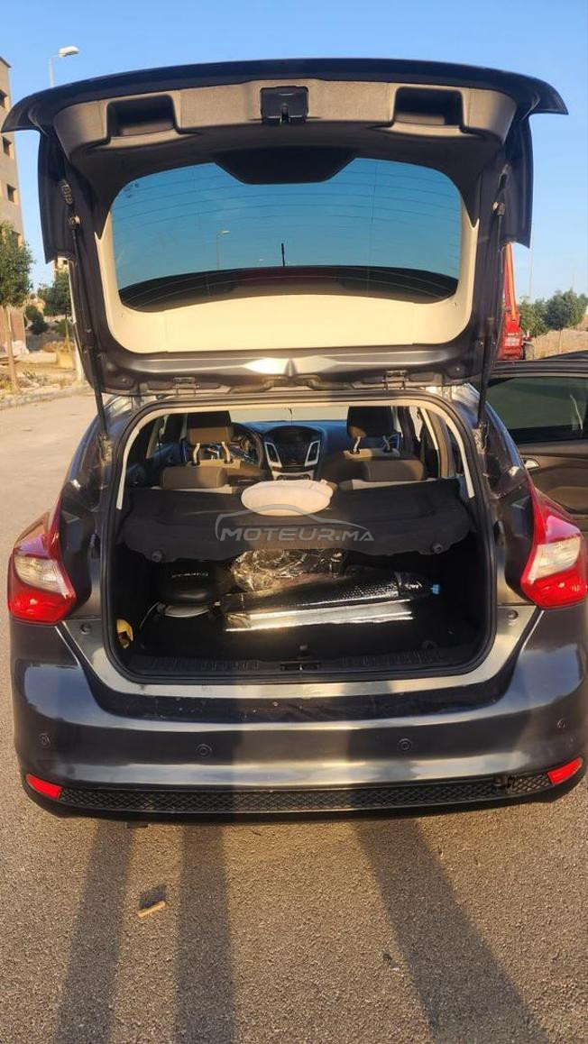 voiture ford focus en très bon état 