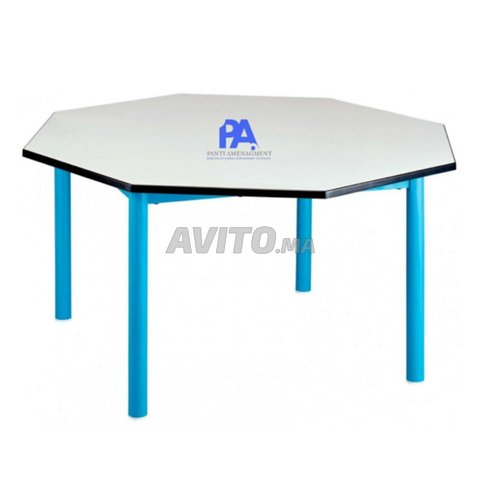 Table octogonale avec pieds métal