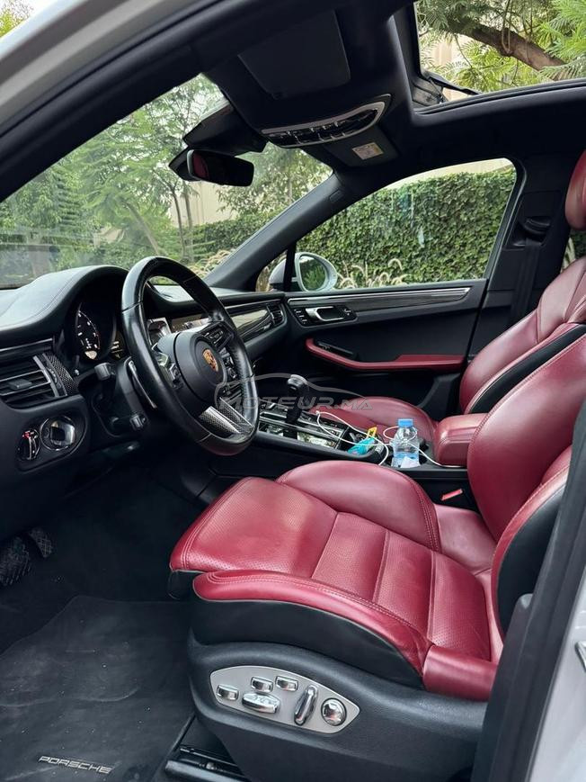Porsche   /2022   85000 km  84 million a negocier
