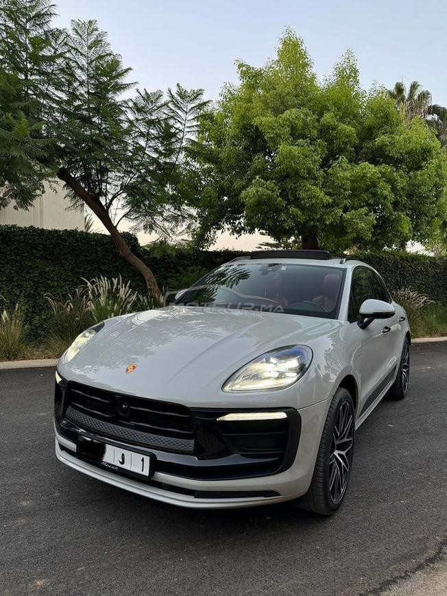 Porsche   /2022   85000 km  84 million a negocier
