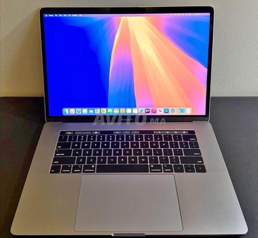 macbook pro 15pouces 2016 i7 16GB 500GB 