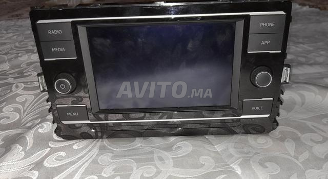 Écran et boîte à gants Volkswagen origine bon é