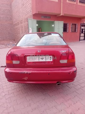 Honda Civic Essence Manuelle 1999 à Ouarzazate