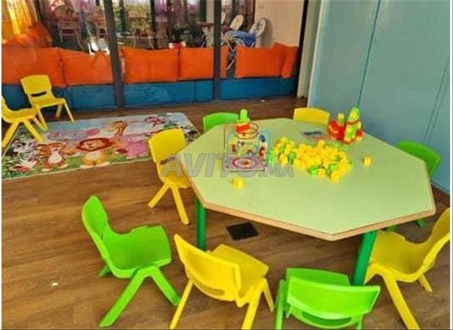 Table octogonale - طاولة مثمّنة الشكل جديدة