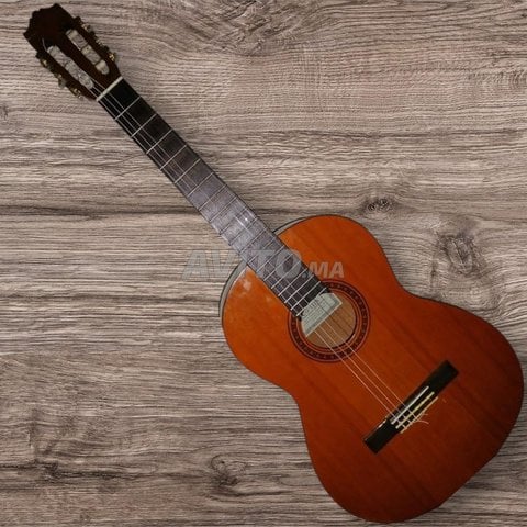 Guitare classique professionnelle Yamaha CG111S 