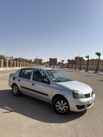 Renault Clio Essence Manuelle 2008 à Laâyoune