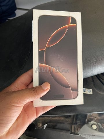IPHONE 16 PRO MAX  512GB jamais active