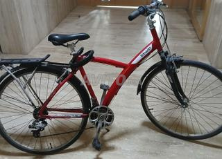 Vélo Btwin rouge - Assez bon état