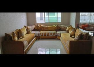 Salon en très bonne état fait à benachrif