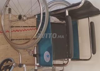 Chaise roulante  pour handicapés 