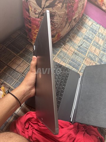 ipad pro m2 officiel 4g wifi avec magic keyboard
