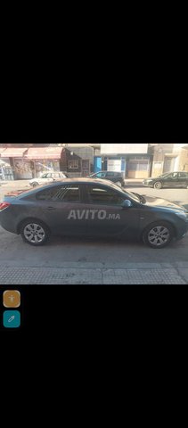 Opel Insignia Diesel Manuelle 2010 à Tanger