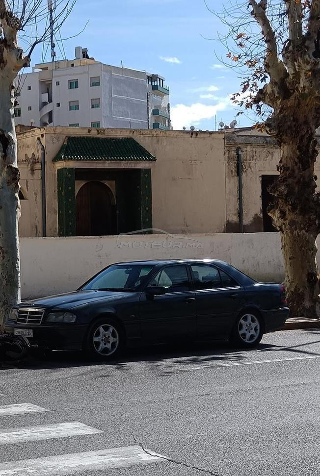 Mercedes 250 bon état 