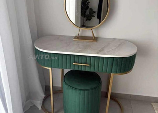 coiffeuse avec miroir et pouf