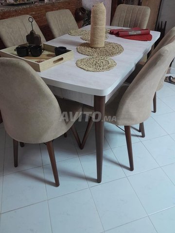 Table à manger extensible avec 6 chaises