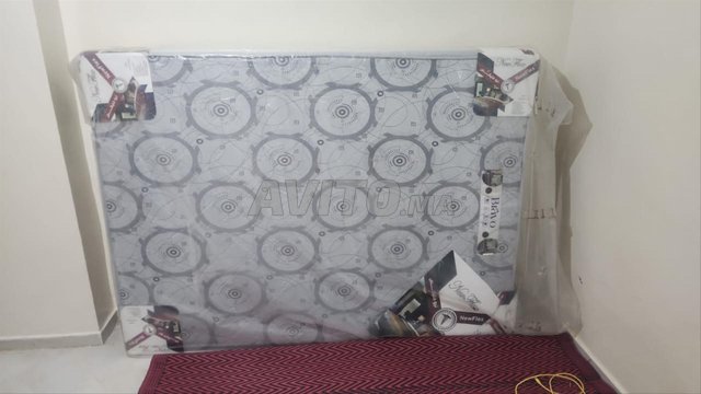Matelas New Flew 1.30 m x 1.90 m (Comme neuve)