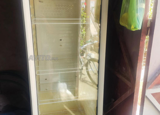 ثلاجة للمشروبات 