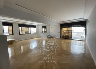 Appartement 206m² au 1er étg. à Racine
