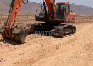 Doosan 300 à louer.للكراء