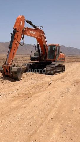 Doosan 300 à louer.للكراء
