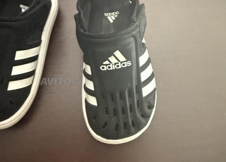 Sandales chaussures bébé Adidas Taille 25