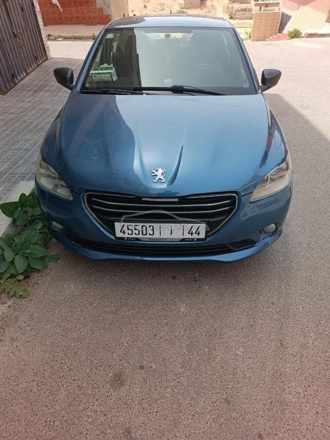 Peugeot 301 modèle essence 2013