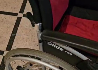 chaise roulante en tres bon état 