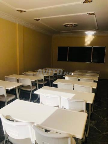 Table scolaire طاولة مدرسية