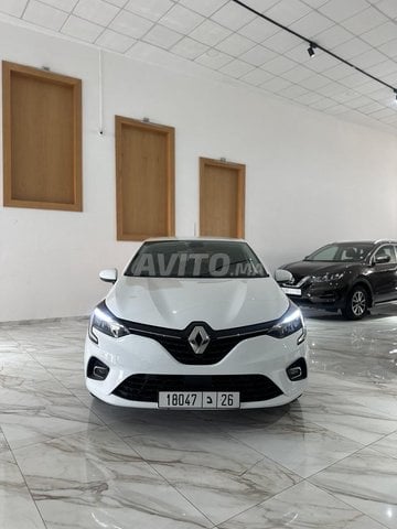 Renault Clio Essence Automatique 2022 à Rabat