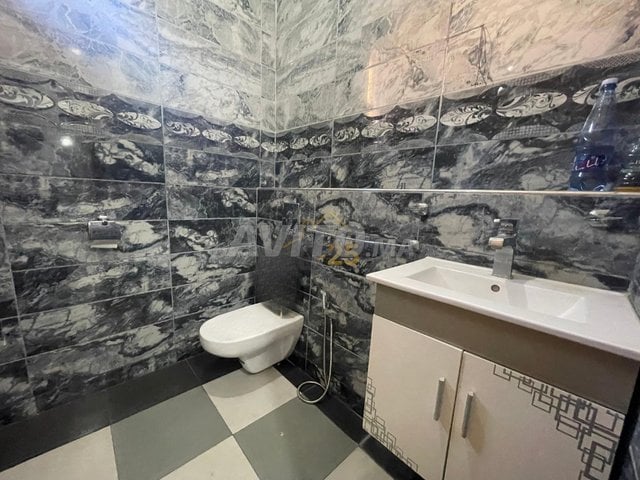 Appartement À Mabrouka Rénové Avec Terrasse