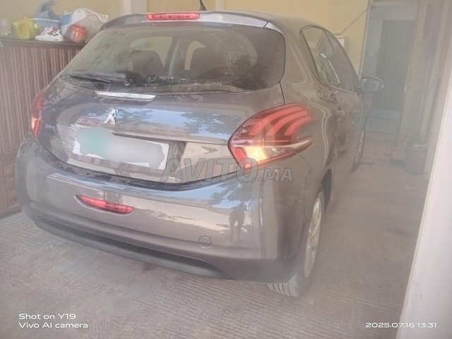 Peugeot 208 Diesel Manuelle 2018 à Meknès