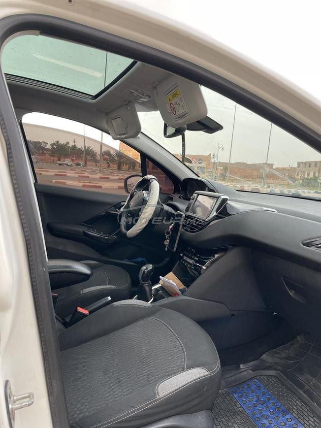 peugeot 208 with edition