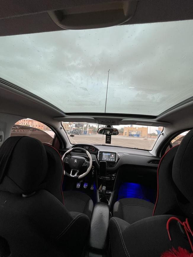peugeot 208 with edition