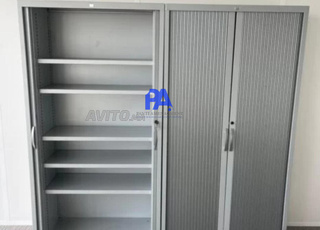 Armoire métallique haute à deux portes battantes