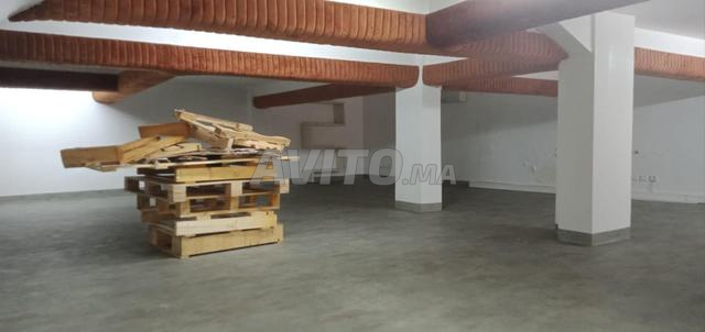 Location d'un magasin 200m à bourgogne