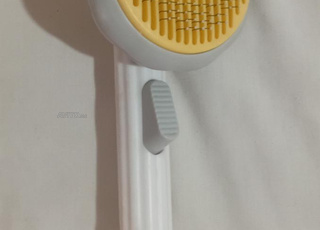 Brosse pour chien et chat - فرشاة للكلاب والقطط