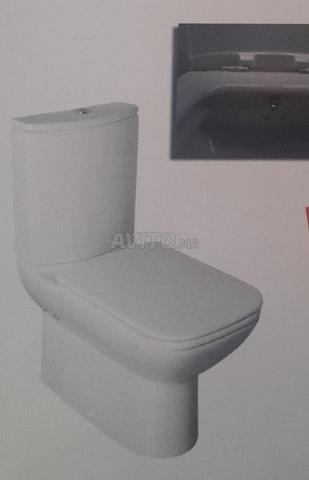 toilette carrée kale avec reservoir apparent  