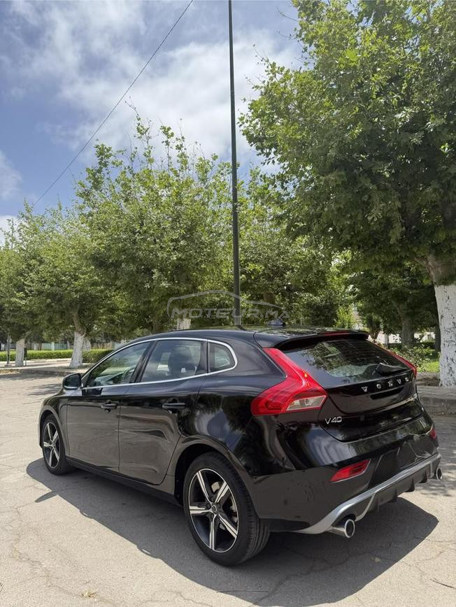 volvo v40 r-design