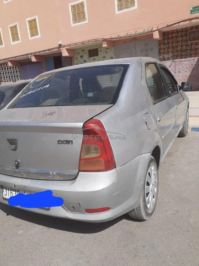 سيارة في حالة جيدة 