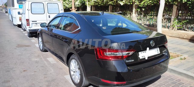 Je mets en vente ma luxueuse voiture Skoda superb 